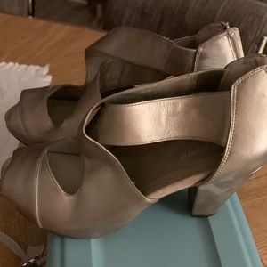 Easy Spirit dress shoes size 9